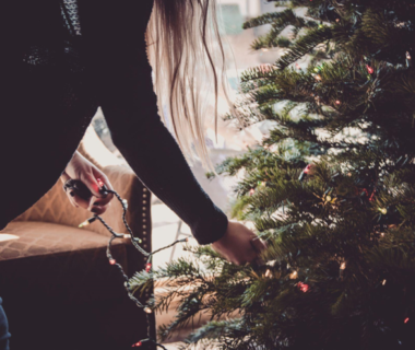 Full Artificial Christmas Trees: The Perfect Choice for Families with Babies and Expecting Parents