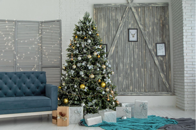 The Perfect Pre-Lit Christmas Tree for Your Home